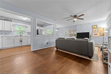 210 Auden Dr, Greensboro, NC 27406 - photo 5