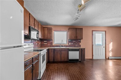 Large Eat In Kitchen