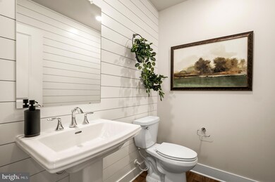 204 Bronze St, Phoenixville, PA 19460 - photo 5