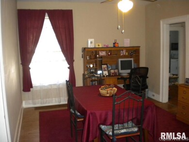 231 E Springfield St, Virginia, IL 62691 - photo 2