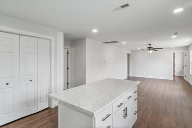 08-117 W Madison St - 8