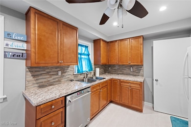 24871 Farringdon Ave, Euclid, OH 44123 - photo 7