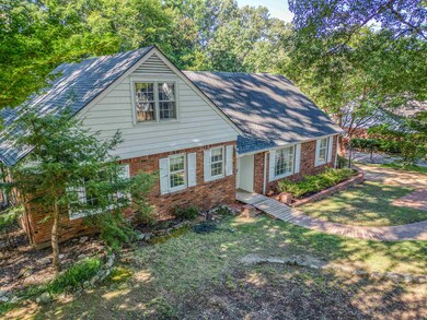 View of front of house featuring a front lawn