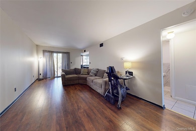 26 Cooper Rd unit 914, Poughkeepsie, NY 12603 - photo 4