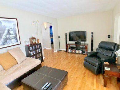 1213 Pershing Dr, Lansing, MI 48910 - photo 5