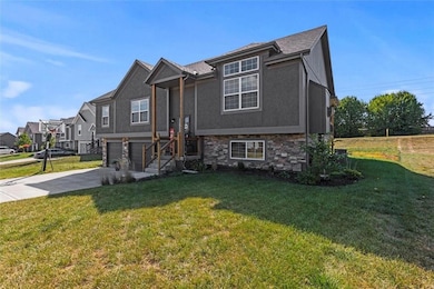 808 Cedar Ridge Dr, Raymore, MO 64083 - photo 3