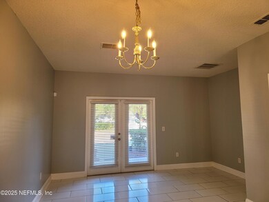 1491 Fieldview Dr, Jacksonville, FL 32225 - photo 4