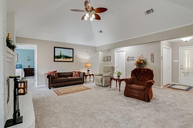 6404 Blake Ct, North Richland Hills, TX 76182 - photo 4