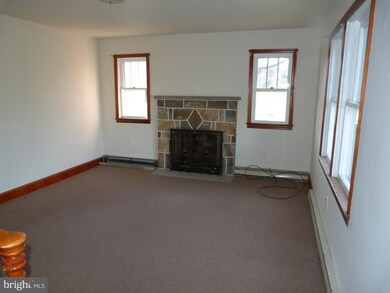4528 Grove Ln, Marshall, VA 20115 - photo 5