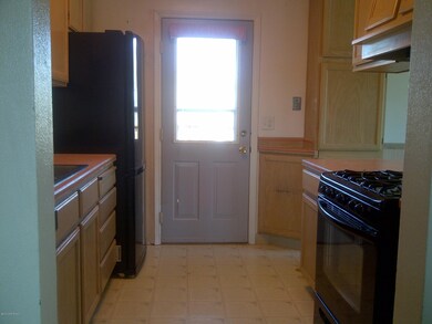 Walk Thru Kitchen/New Appliances