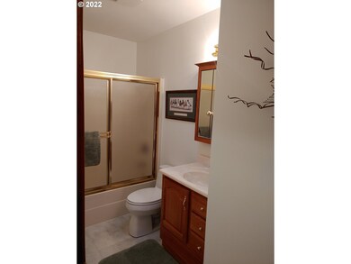 674 Brentwood Dr E, the Dalles, OR 97058 - photo 7