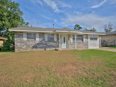 806 E Midland St, Shawnee, OK 74804 - photo 2