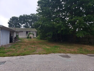 12 Grinnell St, South Dartmouth, MA 02748 - photo 3