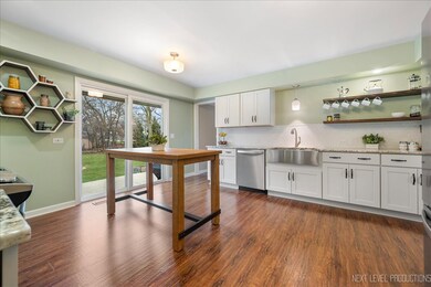 351 Woodland Hills Rd, Batavia, IL 60510 - photo 3