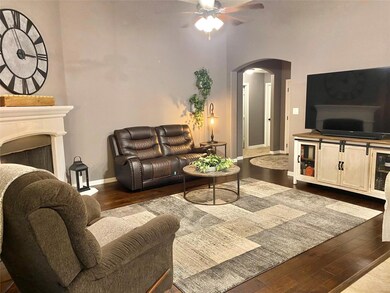 1819 Bersand Ave, Gainesville, TX 76240 - photo 7