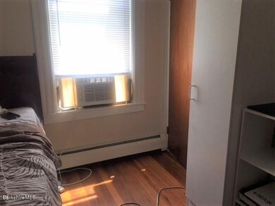 199 Onota St, Pittsfield, MA 01201 - photo 4