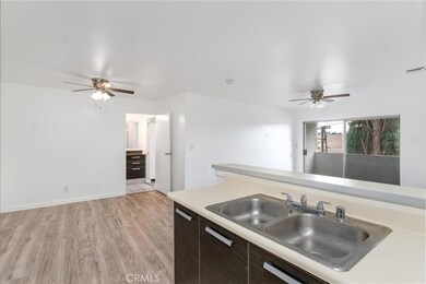 7254 Vassar Ave unit 308, Canoga Park, CA 91303 - photo 5