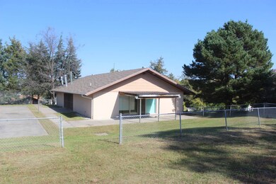 901 S K St, Broken Bow, NE 68822 - photo 2