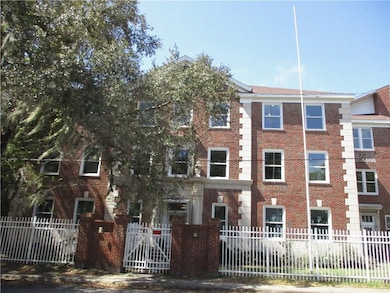 519 Norwich St unit 102, Brunswick, GA 31520 - photo 2