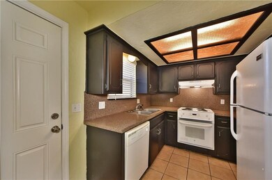 1016 Chowning Ave, Edmond, OK 73034 - photo 7