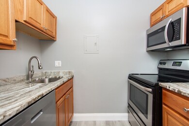 575 Broad St unit 102, East Weymouth, MA 02189 - photo 3