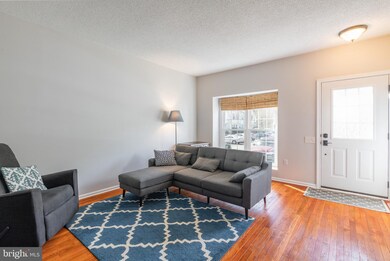 7235 Stover Dr, Alexandria, VA 22306 - photo 4