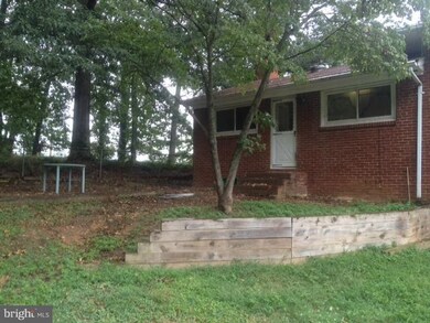 18722 Kerill Rd, Triangle, VA 22172 - photo 2