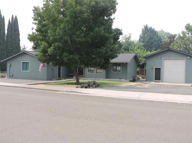 1507 N Modoc Ave, Medford, OR 97504 - photo 2