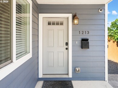 1213 E 9th St, Newberg, OR 97132 - photo 6