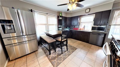 77 Columbine Ave, Pawtucket, RI 02861 - photo 3