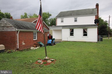 357 Brown St, Strasburg, VA 22657 - photo 4