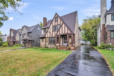 18416 Winslow Rd, Shaker Heights, OH 44122 - photo 3