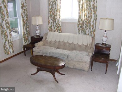 229 Randall St, Crum Lynne, PA 19022 - photo 2