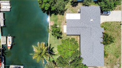 408 N 4th St Cocoa Beach FL-large-022-4-