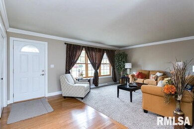 1715 Elmwood Ln, Bettendorf, IA 52722 - photo 5