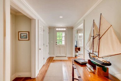 Bright entry with loads of storage