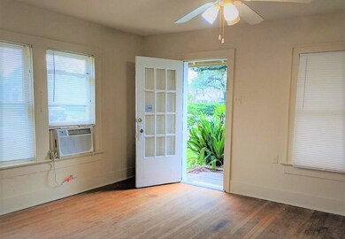 938 Fugate St, Houston, TX 77009 - photo 4