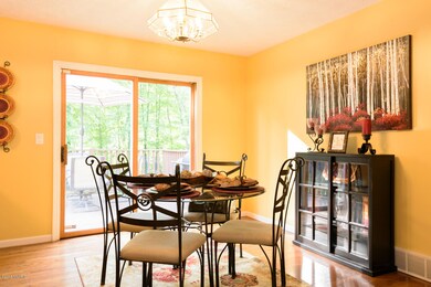 9038 Hobbit Cir, Kalamazoo, MI 49009 - photo 5