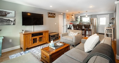11 Linden St unit 1, Boston, MA 02127 - photo 4