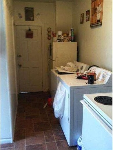 324 Locust St, Reading, PA 19604 - photo 4