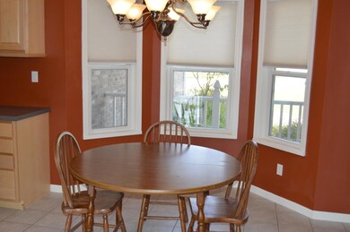 4 Dining area