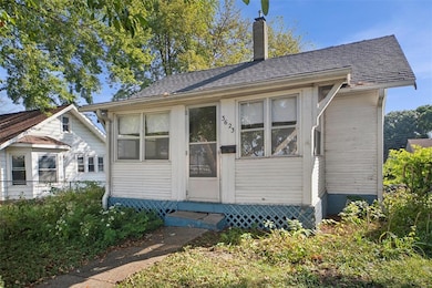 3623 Cambridge St, Des Moines, IA 50313 - photo 2