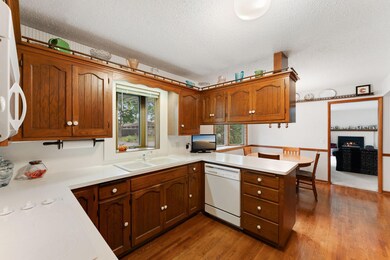 10940 Chowen Ave S, Minneapolis, MN 55431 - photo 6