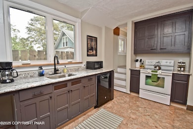 210 John St, Pocono Pines, PA 18350 - photo 4