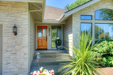 2418 Meadow Creek Dr, Medford, OR 97504 - photo 3