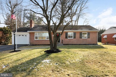 17917 Oak Ridge Dr, Hagerstown, MD 21740 - photo 2