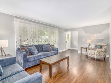 939 S Fairfield Ave, Elmhurst, IL 60126 - photo 6