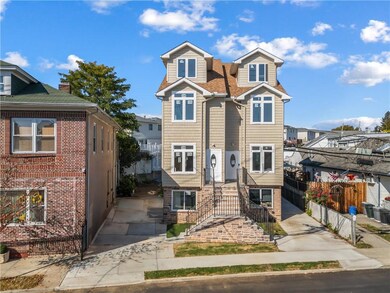 91 Robin Rd, Staten Island, NY 10305 - photo 2