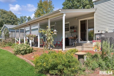 2714 Harmony Dr, Bettendorf, IA 52722 - photo 5