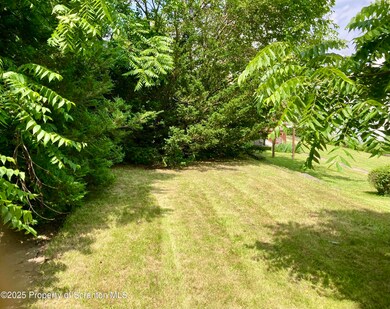 Beech Street Yard Photo